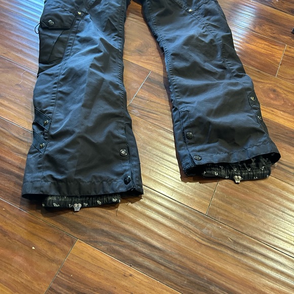 Women's Black Cargo Pants Snow or Ski Pants, Small, Ocean & Earth brand - Picture 2 of 13